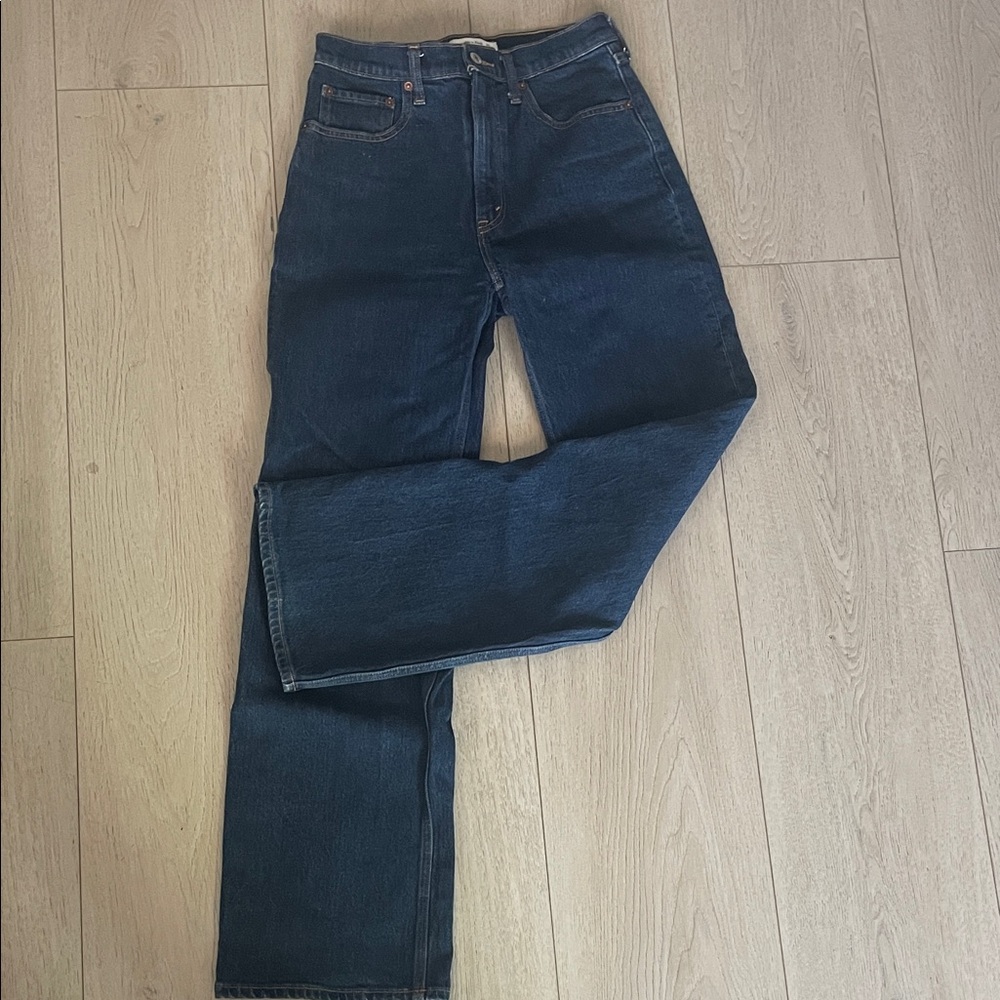 Abercrombie & Fitch Dark relaxed 90’s High Rise Jean